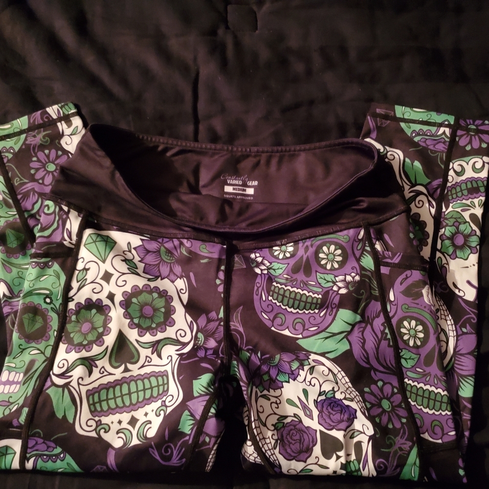 Constantly Varied Gear Chaos Capris - medium